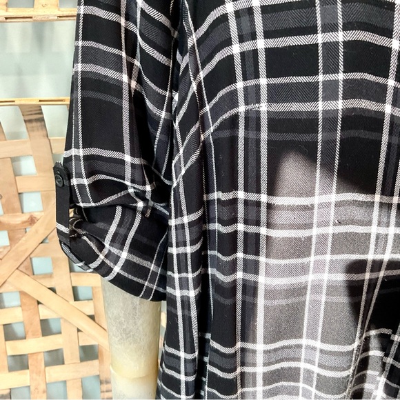 Velvet Heart Monochrome Plaid Shirt - Picture 3 of 8